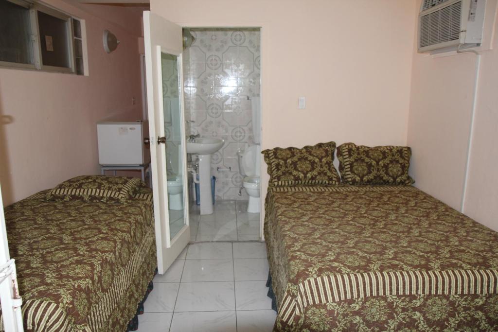 Executive Shaw Park Guest House Ocho Rios Eksteriør bilde