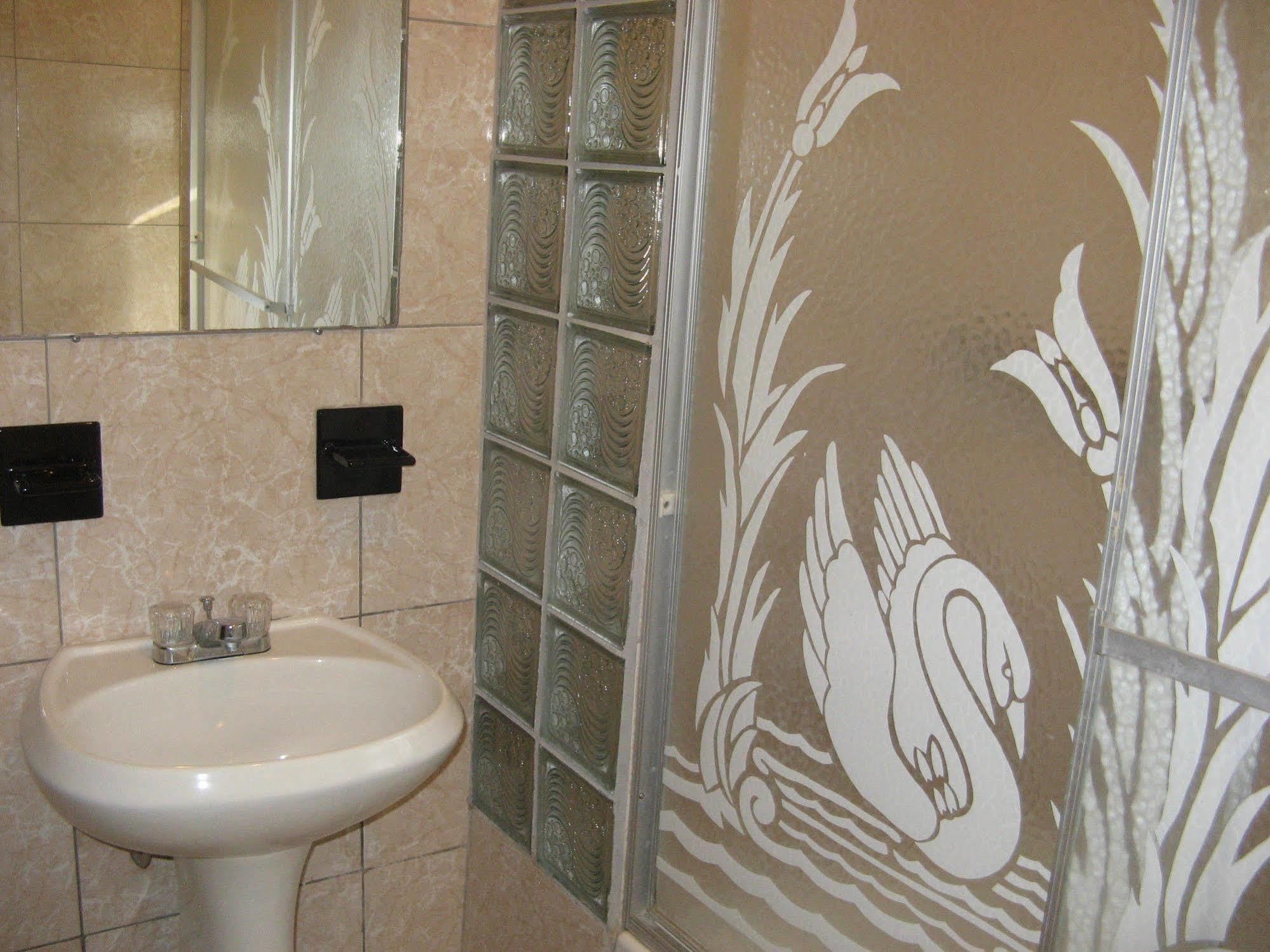 Executive Shaw Park Guest House Ocho Rios Eksteriør bilde